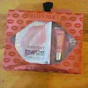 NWT ELLEN TRACY LIP SET
